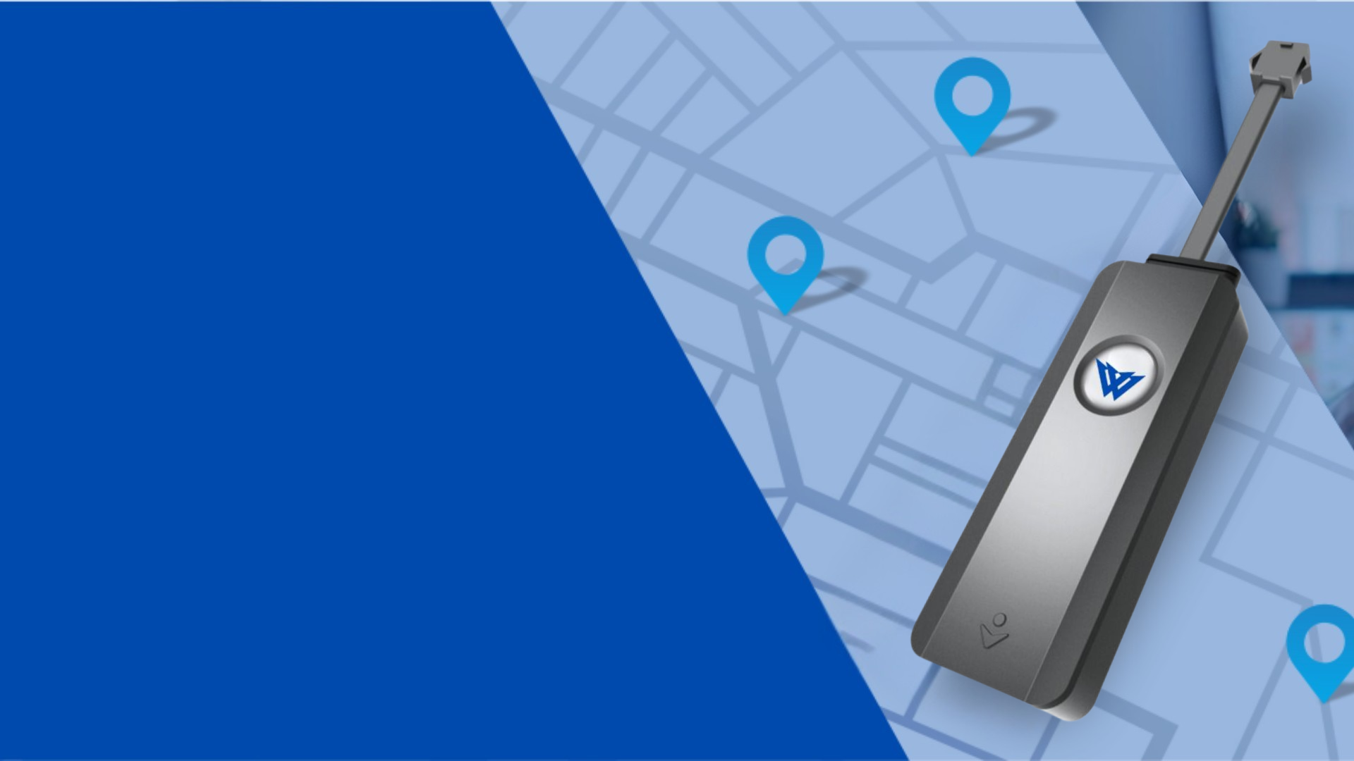 Rastreador GS900 sobre mapa e equipe técnica